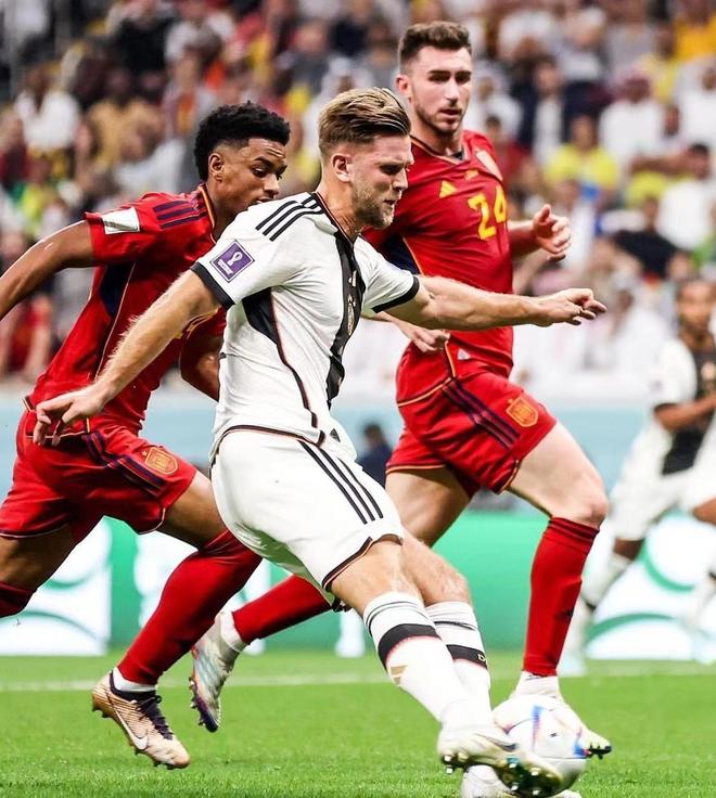 【LPL老婆】紫色真的很有韵味，阿芙紫色长裙太温柔