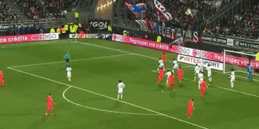 火药味，施罗德赛后“试图”击打湖人队东契奇的报道引发热议