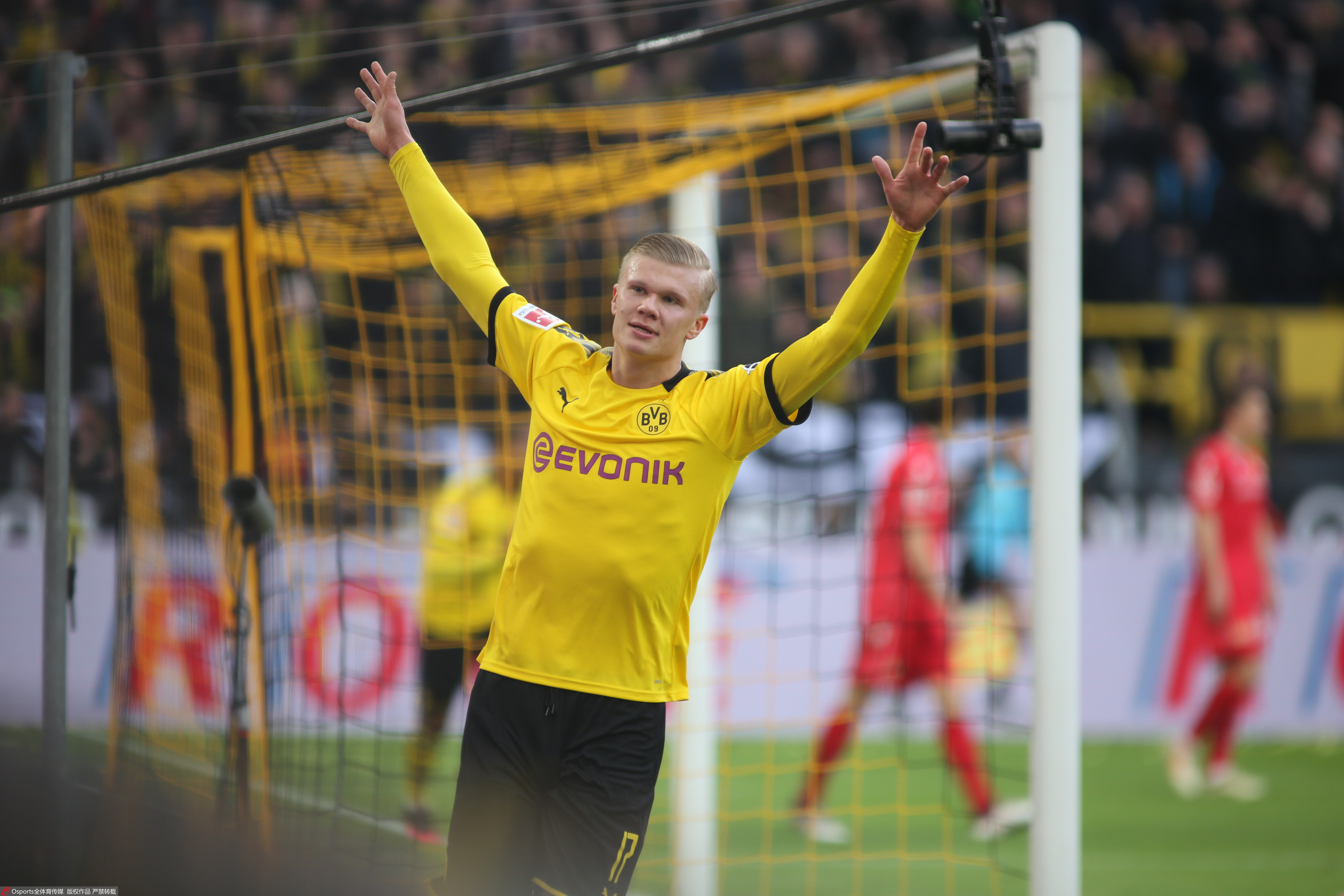 TA：每当局势进入白热化时，曼城无法像过去那样重新掌控比赛