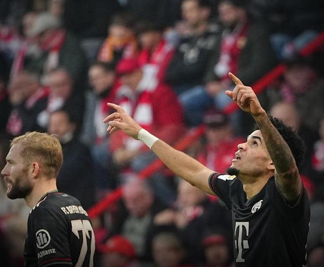 官方：曼城20岁边锋埃米利奥-劳伦斯租借加盟英甲卢顿