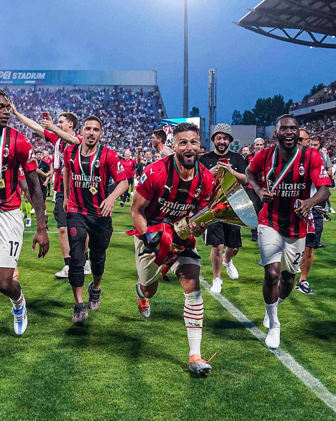 巴恩斯利主帅：索博有点不尊重，对强队或欧冠他态度消极